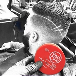 CERA BRILLO "RED AQUA HAIR WAX" BOTE ROJO 150ml | RedOne - Imagen 2