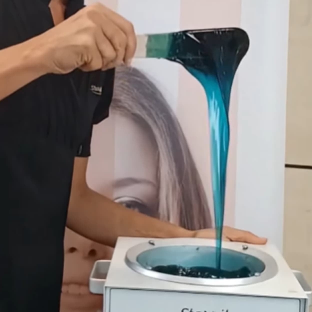 Cera depilatoria caliente Azul de baja fusion en pastillas 3AB 1Kg | Starpil - Imagen 4