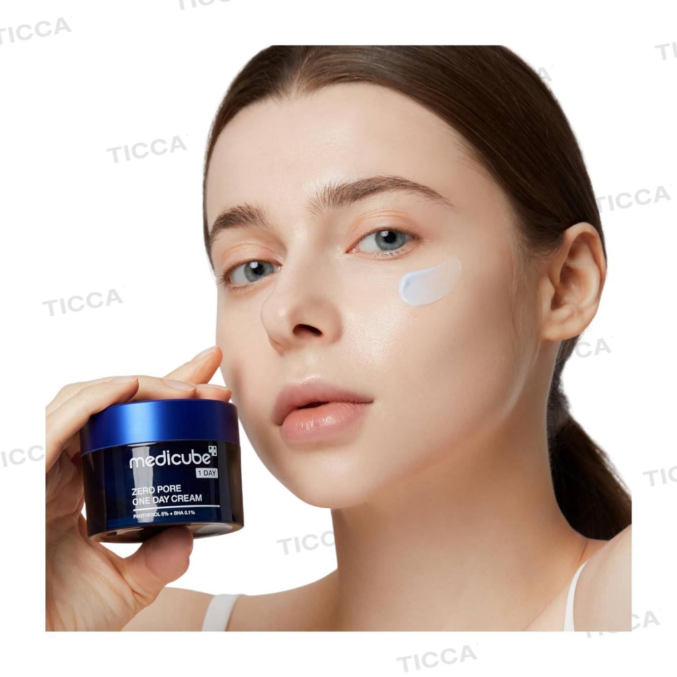 CREMA FACIAL LIGERA ZERO PORE ONE DAY 50ml | MEDICUBE - Imagen 1