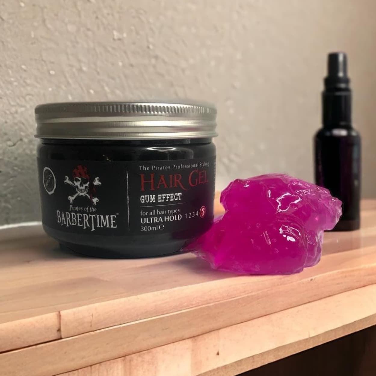 Gel Gomina Extrafuerte Fijación 5 300ml | Pirates of the Barbertime - Imagen 3