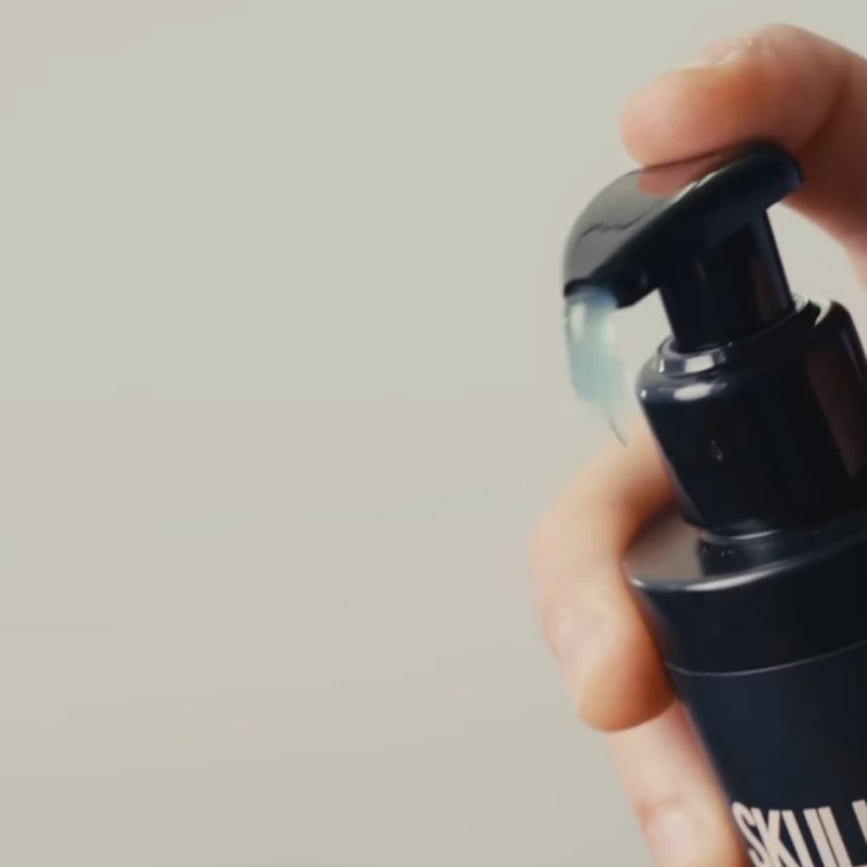 Gomina Ultra Fuerte - Fijación Extrema y Brillo 450ml | Skull Men - Imagen 3